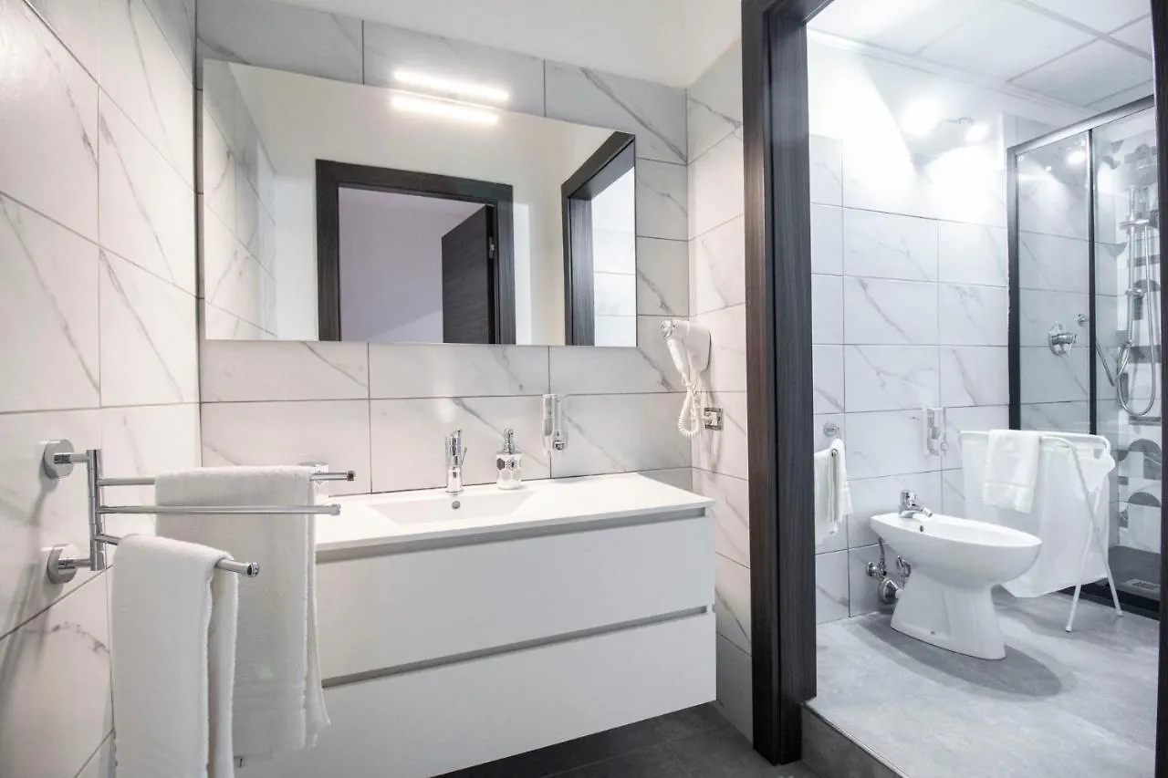 Royal Playa Suite And Apartament -Private Parking- Self Chek Out CTA