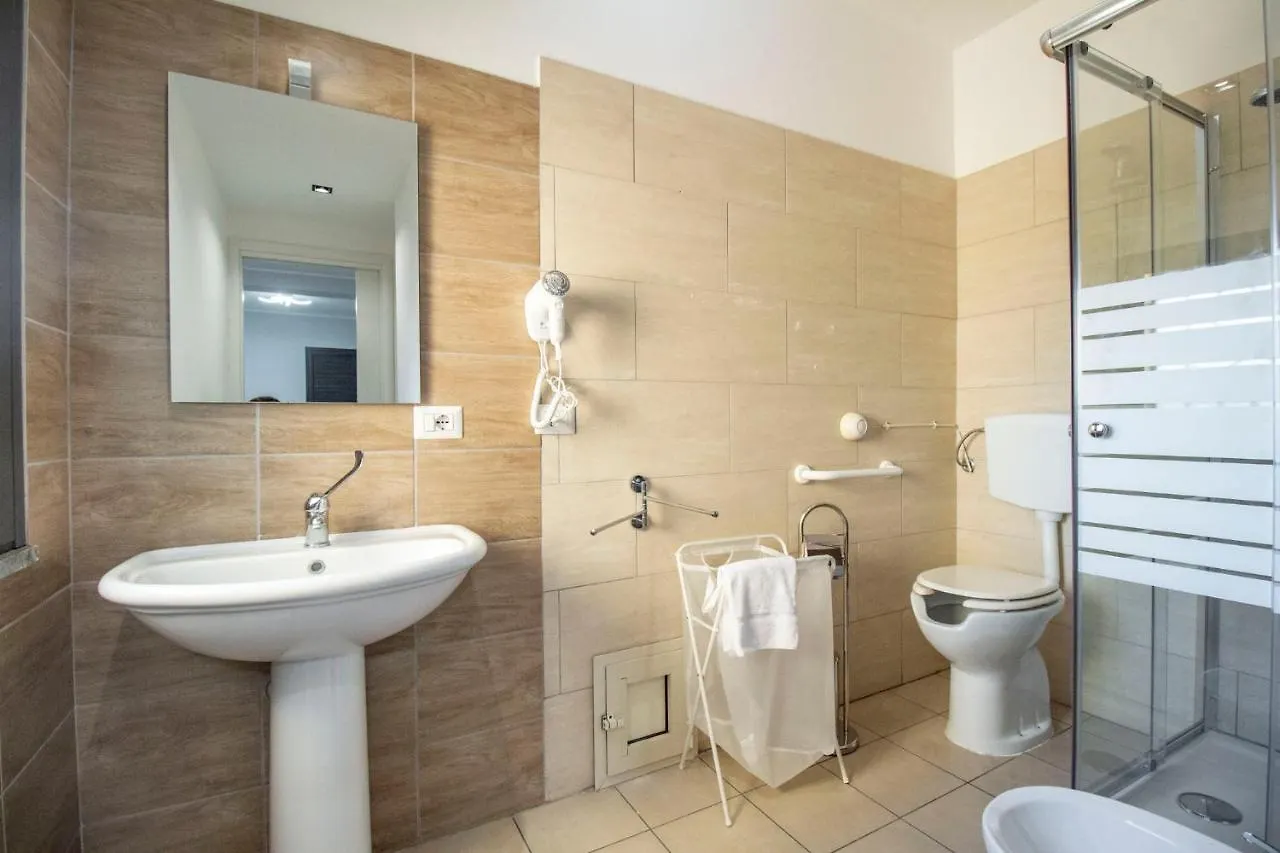 Royal Playa Suite And Apartament -Private Parking- Self Chek Out CTA 0*,  Italien