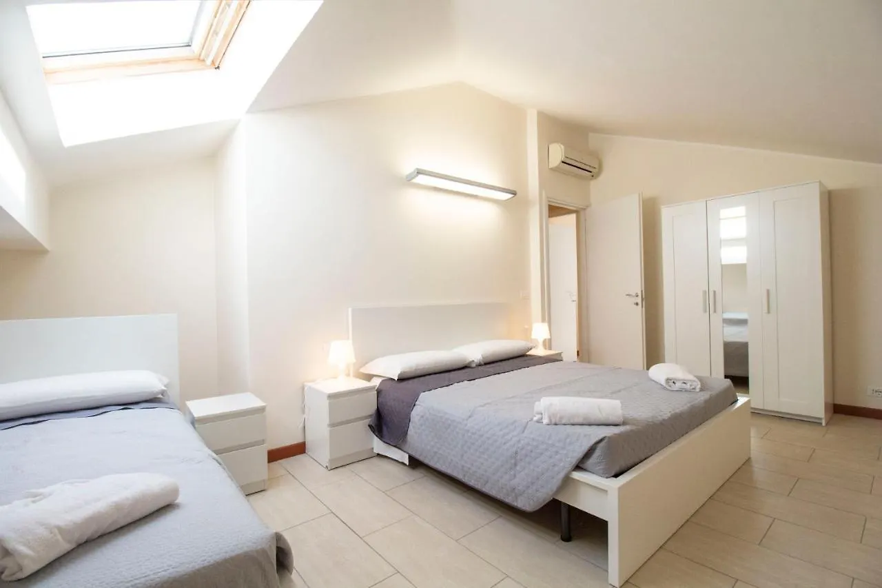 Royal Playa Suite And Apartament -Private Parking- Self Chek Out CTA Italien